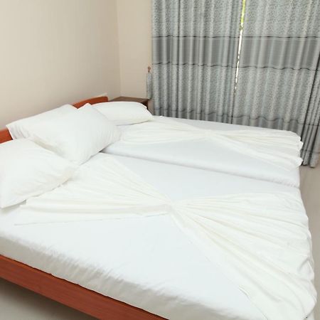 Lavonka Tourist Rest Hotel Anuradhapura Kültér fotó