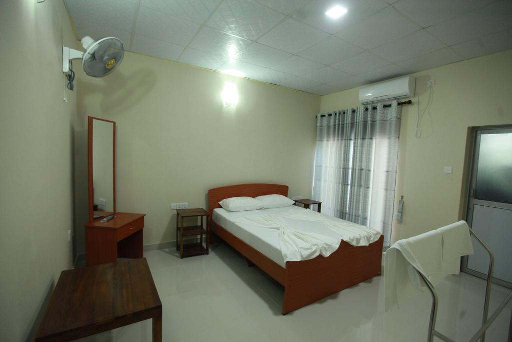Lavonka Tourist Rest Hotel Anuradhapura Kültér fotó